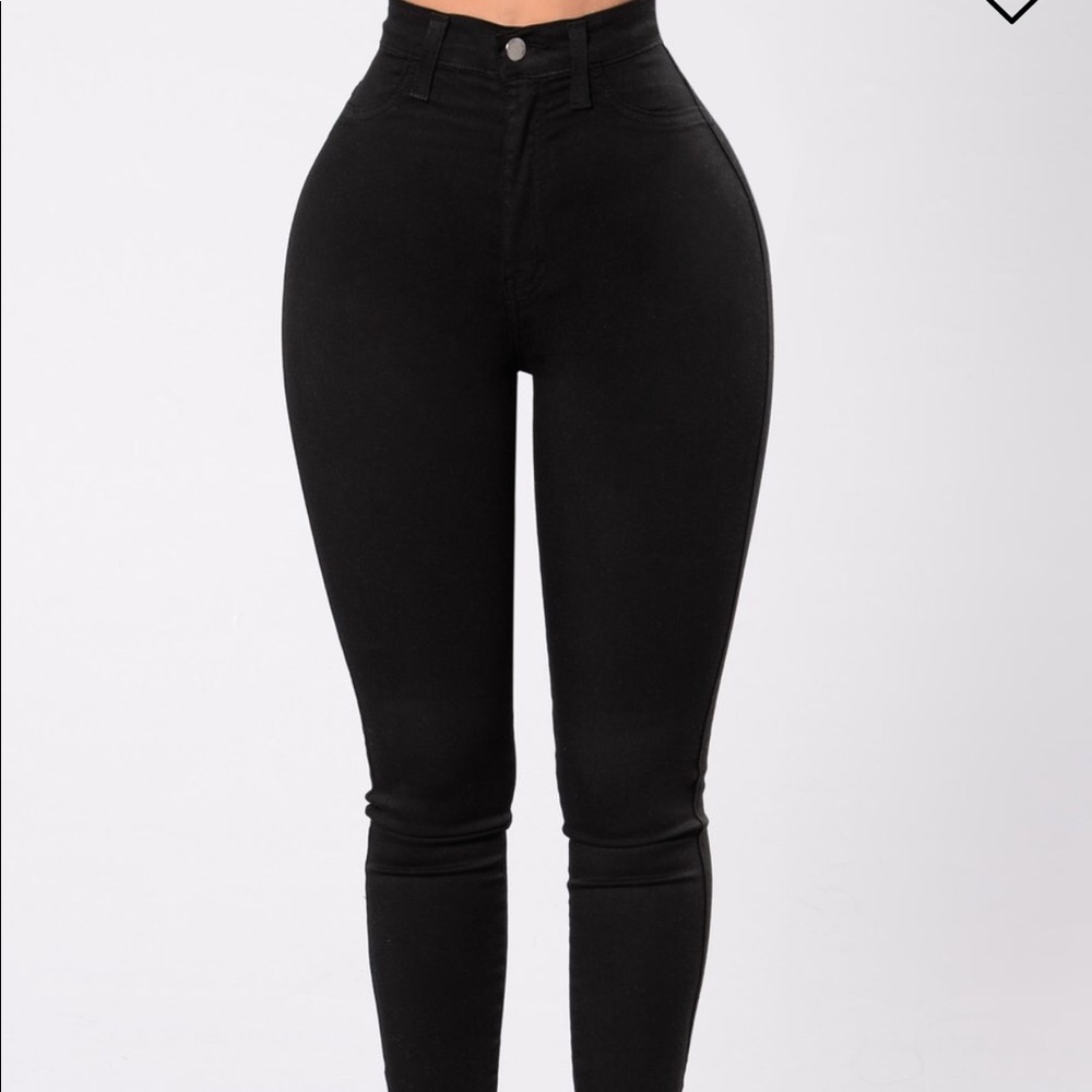 ⚫️ FASHION NOVA ⚫️ Perfectly Classic Jeans 🌹
